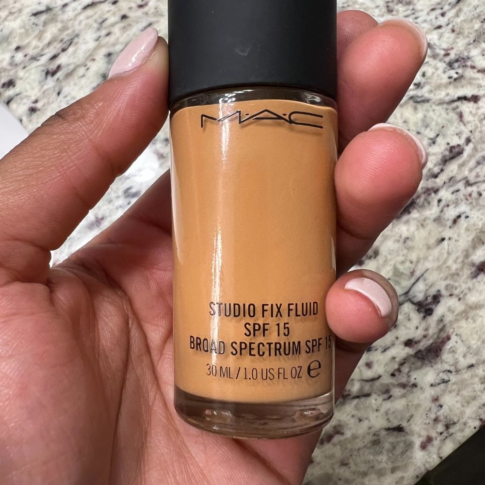 MAC Studio Fix Fluid Foundation
